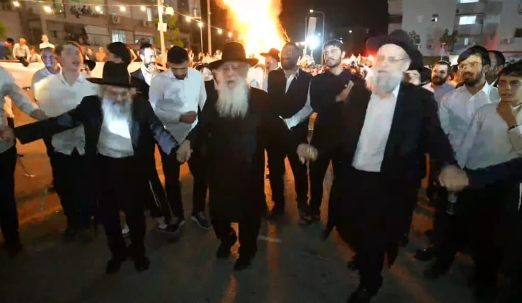 אשדוד: אלפים השתתפו בהדלקה המרכזית במעמד הראש"ל