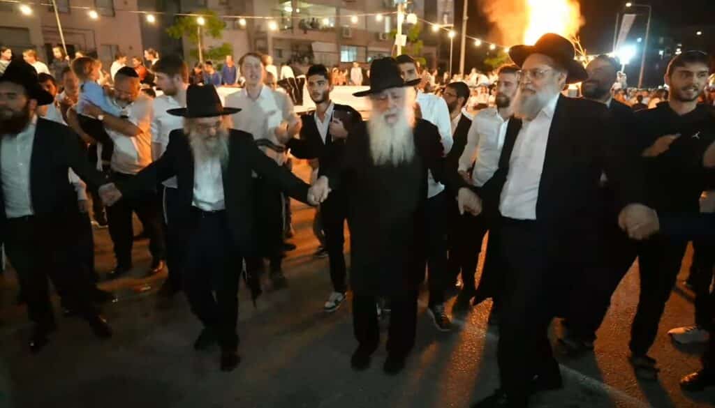 אשדוד: אלפים השתתפו בהדלקה המרכזית במעמד הראש"ל