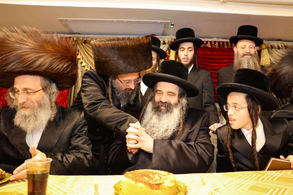 גלריה: המשפיע הגה"צ רבי אלימלך בידרמן בירמץ את נכדו