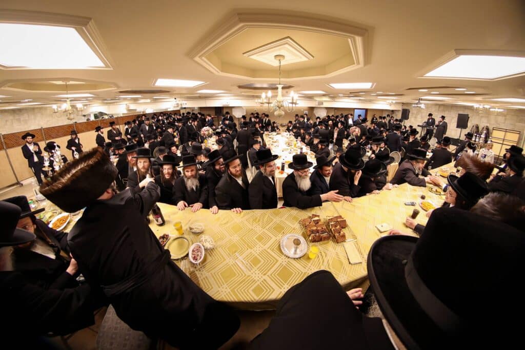 גלריה: המשפיע הגה"צ רבי אלימלך בידרמן בירמץ את נכדו