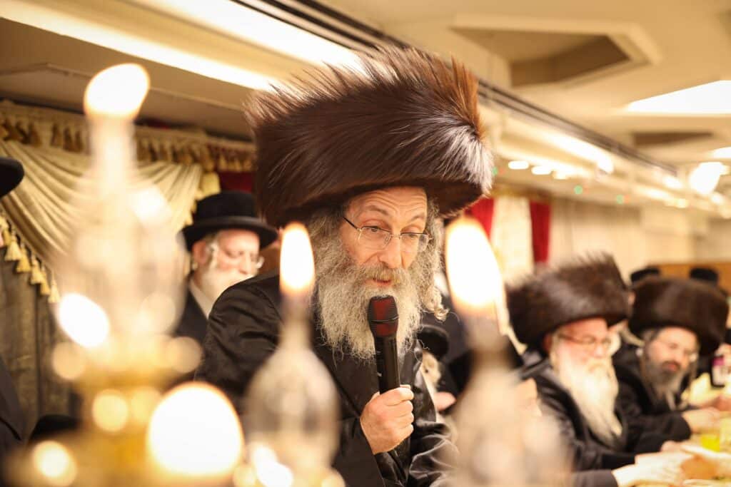 גלריה: המשפיע הגה"צ רבי אלימלך בידרמן בירמץ את נכדו