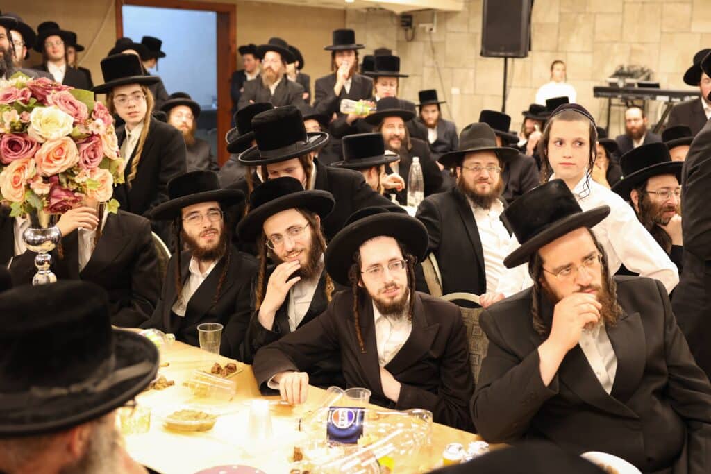 גלריה: המשפיע הגה"צ רבי אלימלך בידרמן בירמץ את נכדו