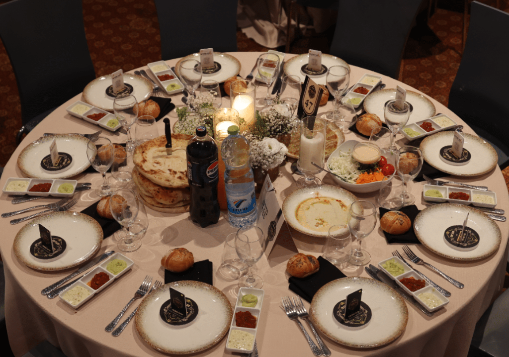 מעמד ה'בר מצוה' האדיר והמרגש שנערך ל-56 יתומי 'זה לזה' בהשתתפות גדולי הדור שליט"א 