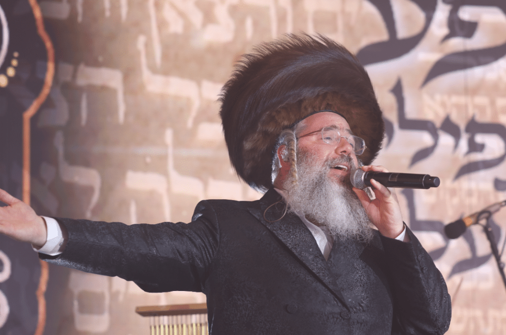 מעמד ה'בר מצוה' האדיר והמרגש שנערך ל-56 יתומי 'זה לזה' בהשתתפות גדולי הדור שליט"א 