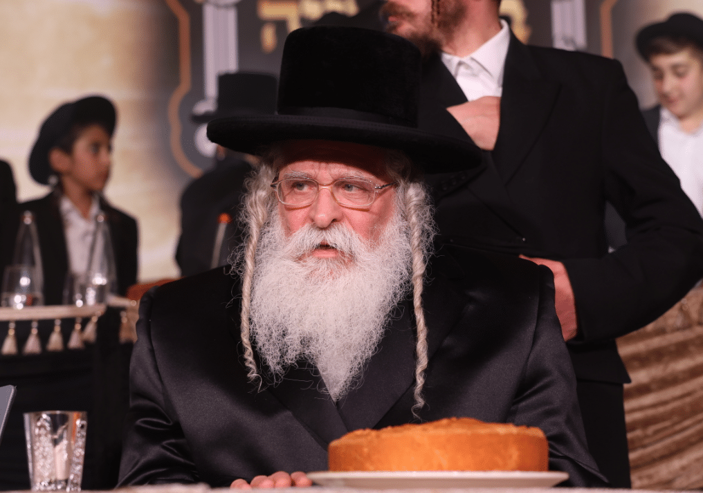 מעמד ה'בר מצוה' האדיר והמרגש שנערך ל-56 יתומי 'זה לזה' בהשתתפות גדולי הדור שליט"א 