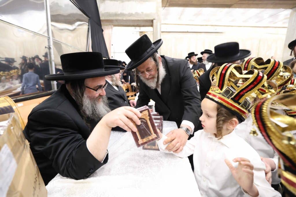 גלריה: מעמד חומש סעודה לתלמידי כתה א' בת"ת יטב לב