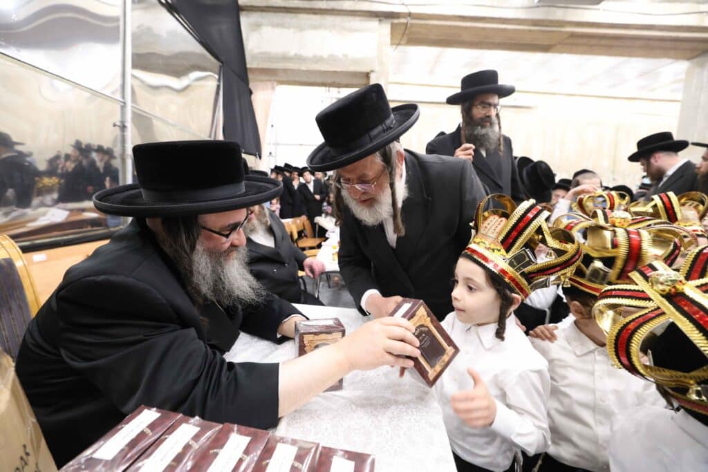 גלריה: מעמד חומש סעודה לתלמידי כתה א' בת"ת יטב לב