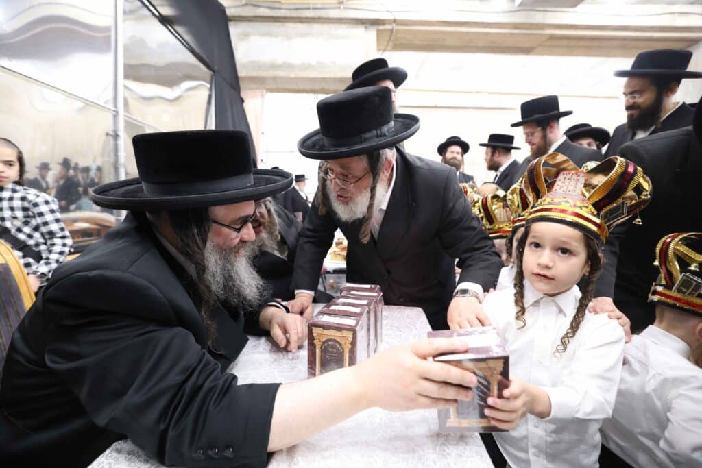 גלריה: מעמד חומש סעודה לתלמידי כתה א' בת"ת יטב לב