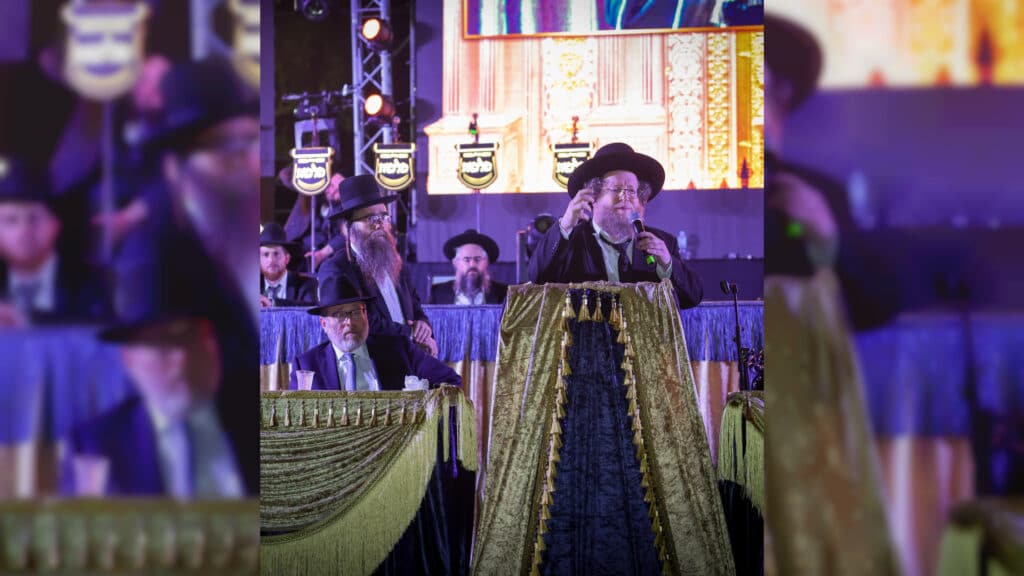 ב'עטרת שלמה' הכניסו ספר תורה חדש להיכל המפואר בעולם