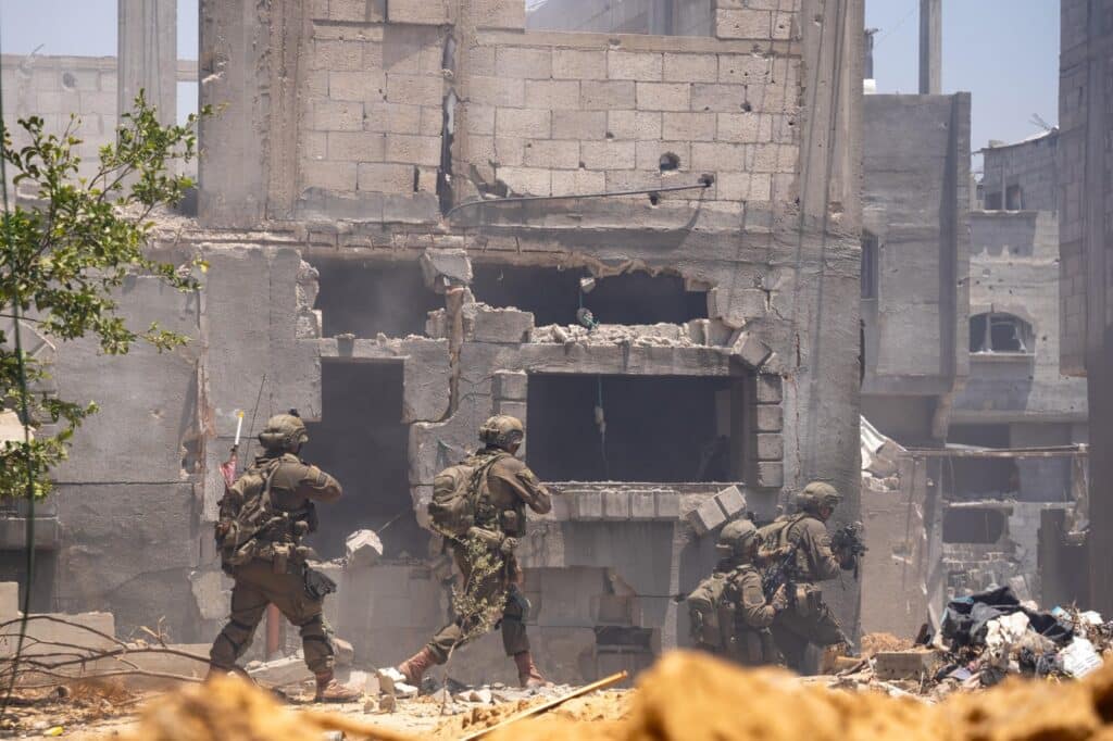 עשרות מחבלים חוסלו שבעה פירי מנהרה הושמדו