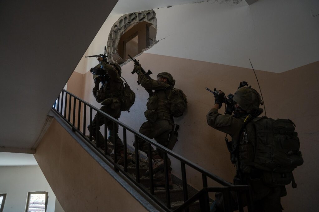 עשרות מחבלים חוסלו שבעה פירי מנהרה הושמדו