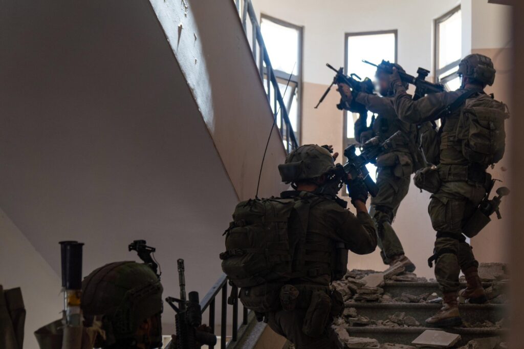 עשרות מחבלים חוסלו שבעה פירי מנהרה הושמדו