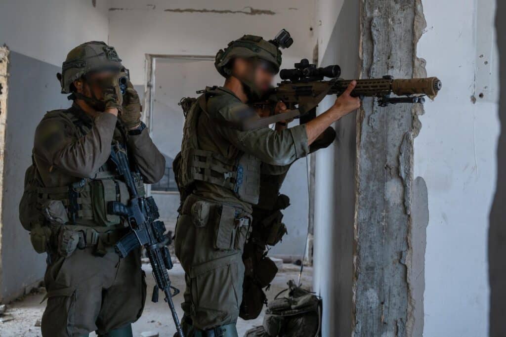 עשרות מחבלים חוסלו שבעה פירי מנהרה הושמדו