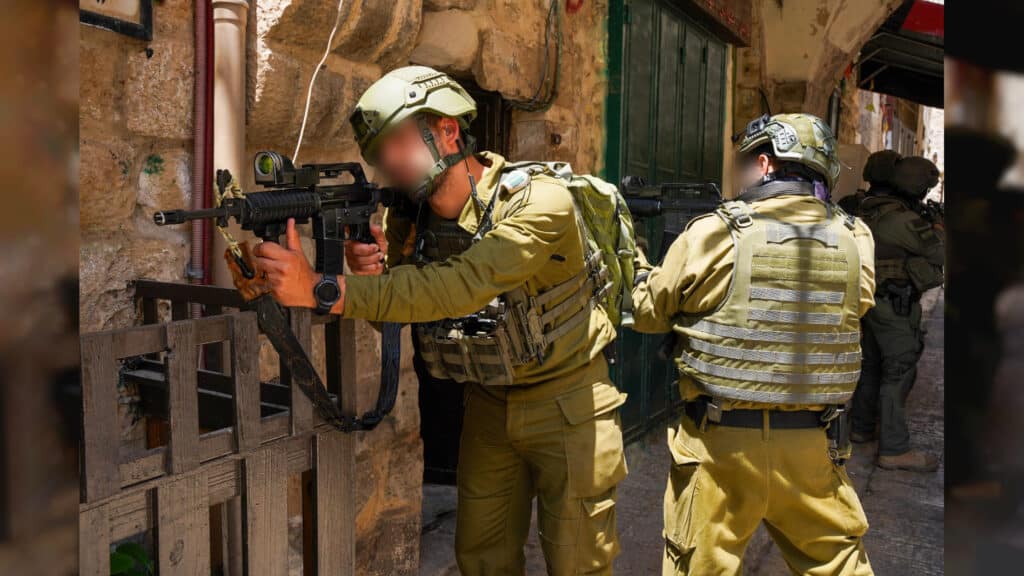 שני מחבלים חוסלו לוחמי צה"ל נפצעו בניסיון חטיפת נשק