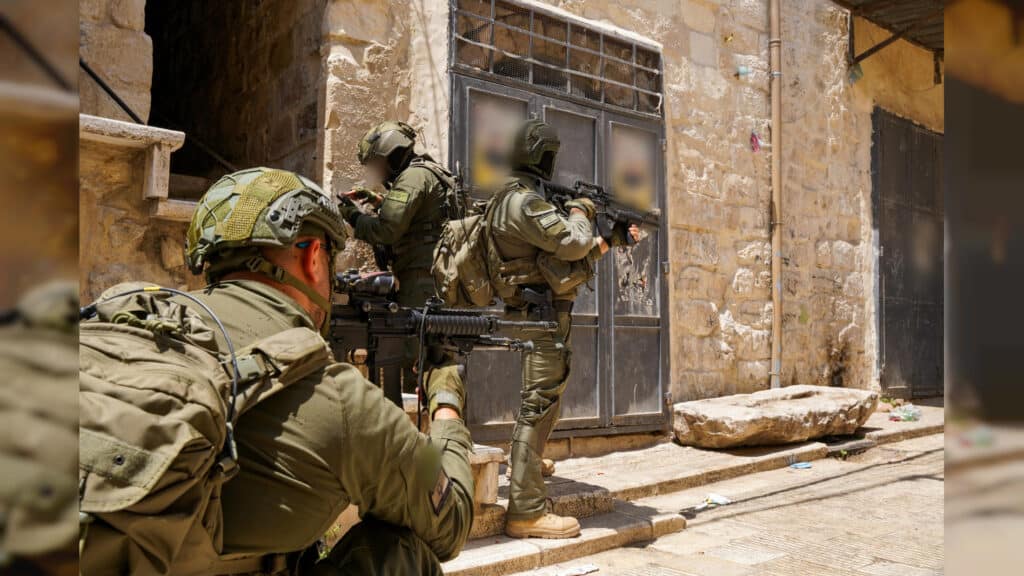 שני מחבלים חוסלו לוחמי צה"ל נפצעו בניסיון חטיפת נשק