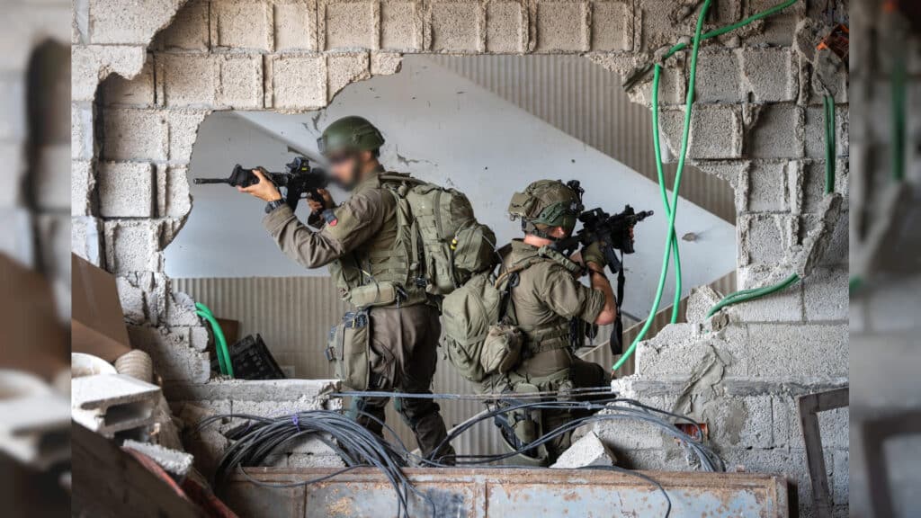 צפו: צה"ל מחסל מחבלים עם מטענים ומשמיד מבנים ממולכדים