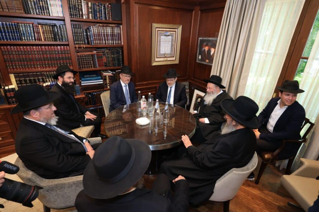 טורונטו: עצרת אלפים ומפגשי נדיבים למען קרן עולם התורה טורונטו: עצרת אלפים ומפגשי נדיבים למען קרן עולם התורה