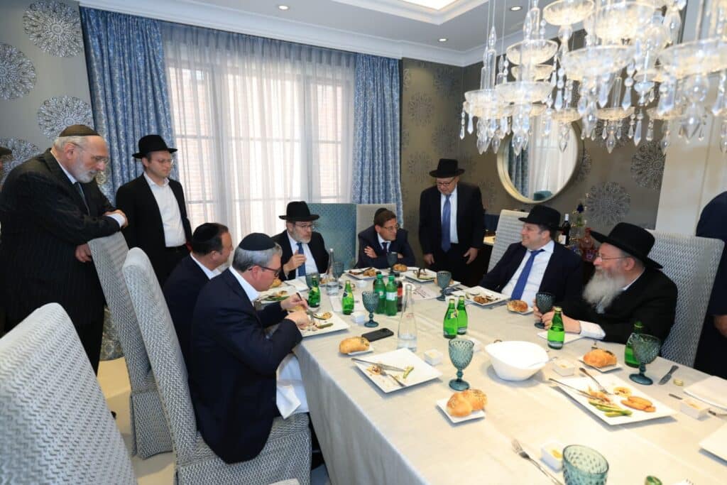 טורונטו: עצרת אלפים ומפגשי נדיבים למען קרן עולם התורה טורונטו: עצרת אלפים ומפגשי נדיבים למען קרן עולם התורה