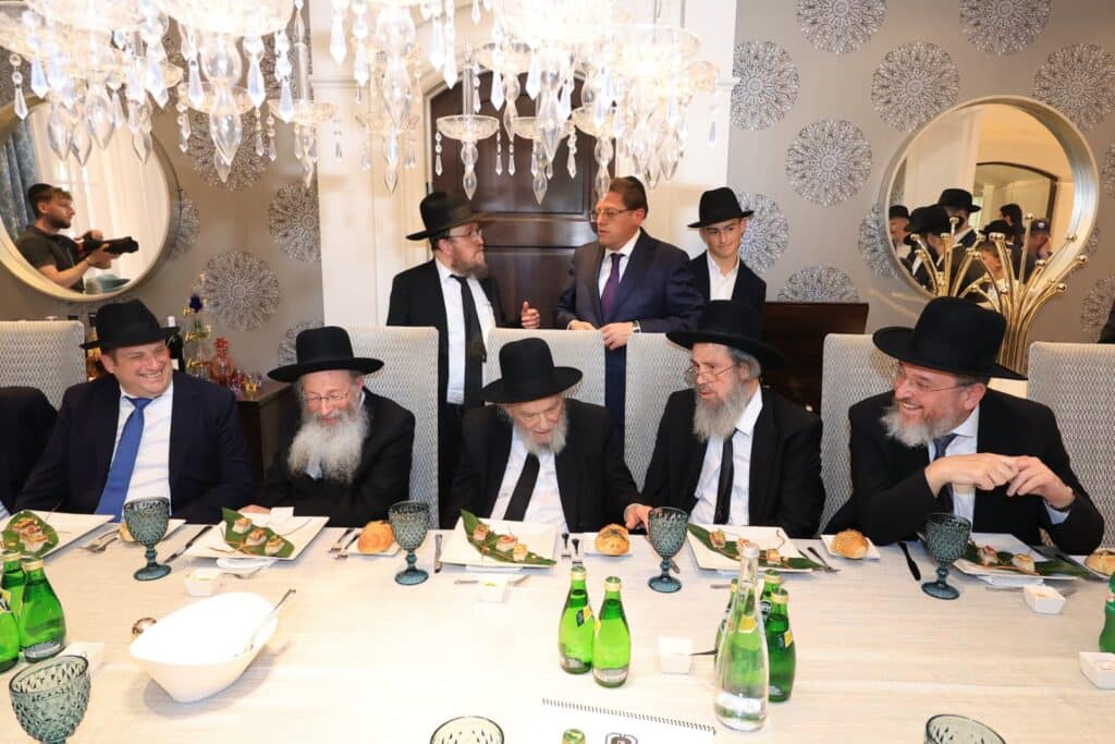 טורונטו: עצרת אלפים ומפגשי נדיבים למען קרן עולם התורה טורונטו: עצרת אלפים ומפגשי נדיבים למען קרן עולם התורה