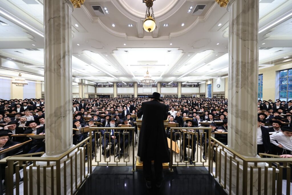 אלפים התכנסו בליקווד בזעקה על המלחמה הגבירים פתחו כיסים