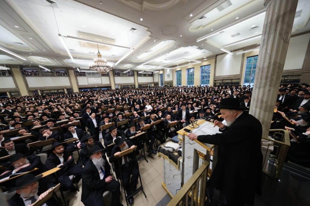 אלפים התכנסו בליקווד בזעקה על המלחמה הגבירים פתחו כיסים