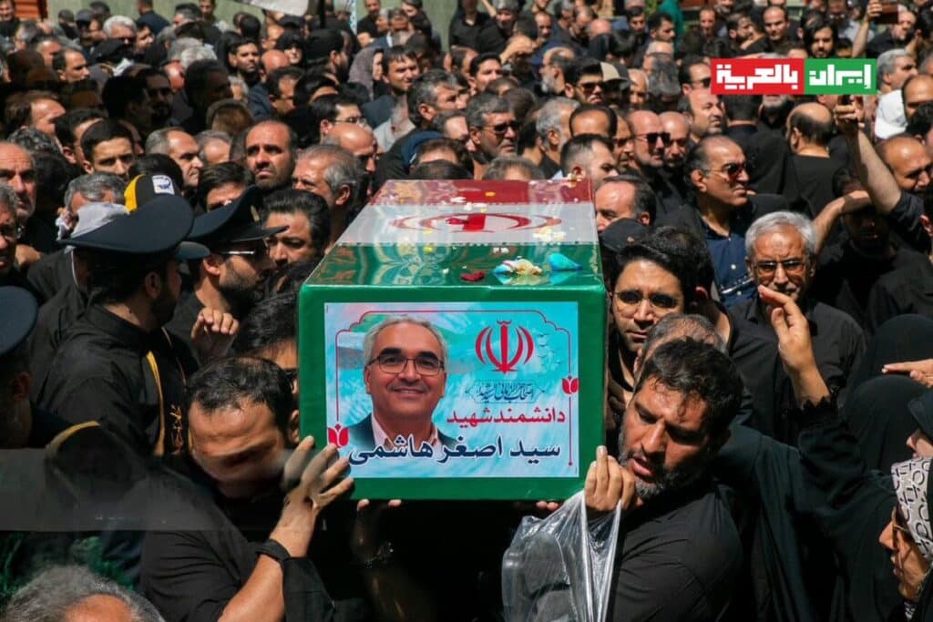 הלוויות ענק לבכירים האיראניים שחוסלו; ח'אמנאי נותר במסתור הלוויות ענק לבכירים האיראניים שחוסלו; ח'אמנאי נותר במסתור