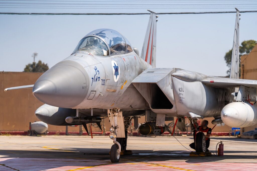 הקבינט דן, הצבא מתלבט וההכרעה מתעכבת | אריה זיסמן