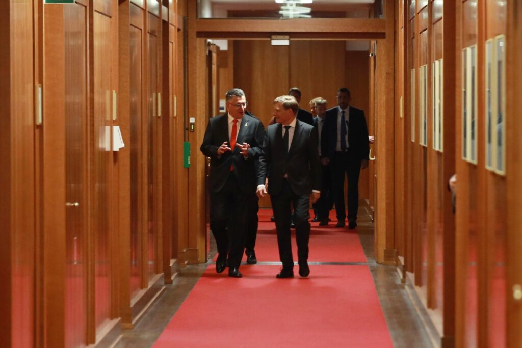 סער: "פועלים להשמדתנו ולמרות זאת הופכים אותנו לתוקפים"