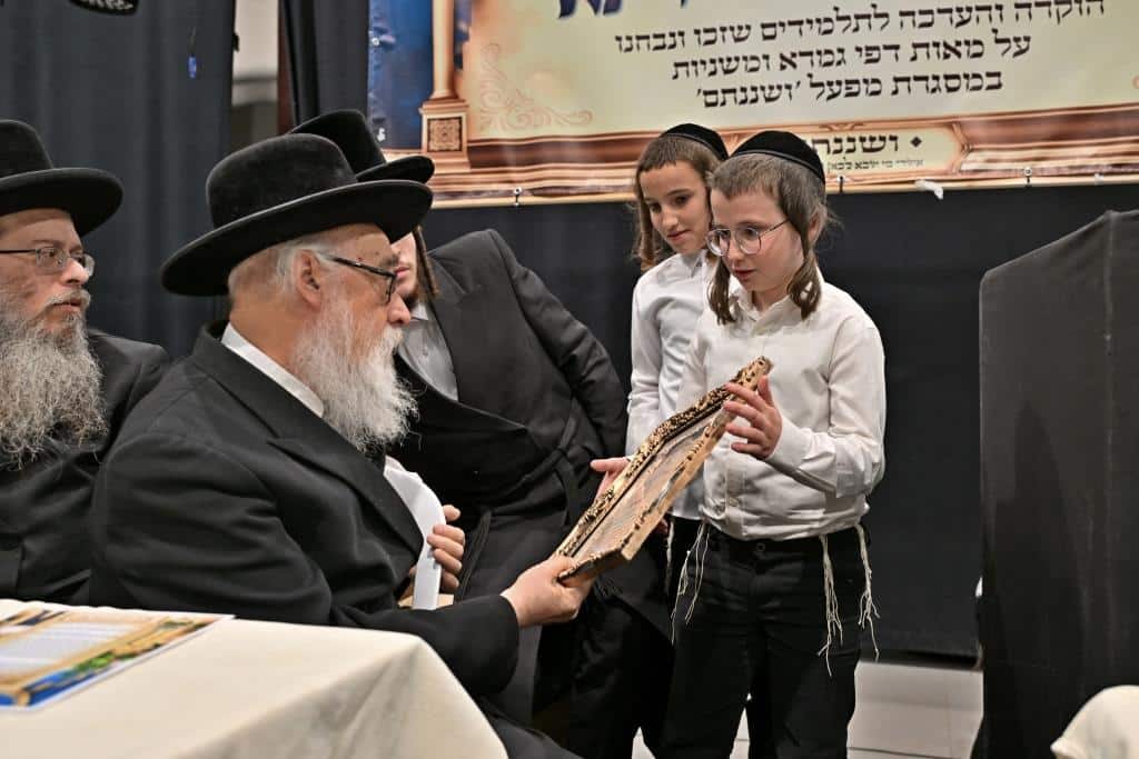 תיעוד: מעמד "יקרא דאורייתא" לתלמידי ת"ת חתם סופר ב"ב