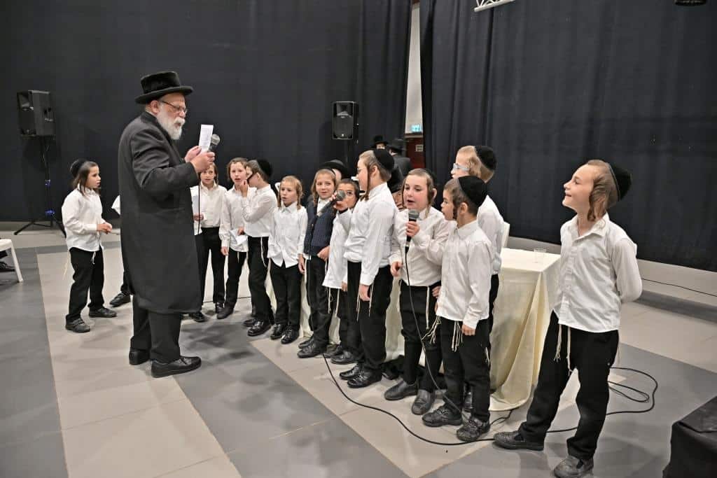 תיעוד: מעמד "יקרא דאורייתא" לתלמידי ת"ת חתם סופר ב"ב