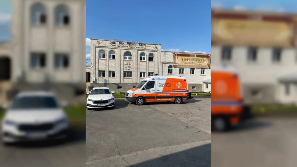 שבועות במעזיבוז': מאות חגגו מתן תורה בציון הבעל שם טוב