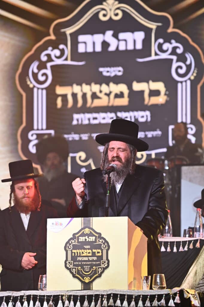 מעמד ה'בר מצוה' האדיר והמרגש שנערך ל-56 יתומי 'זה לזה' בהשתתפות גדולי הדור שליט"א 