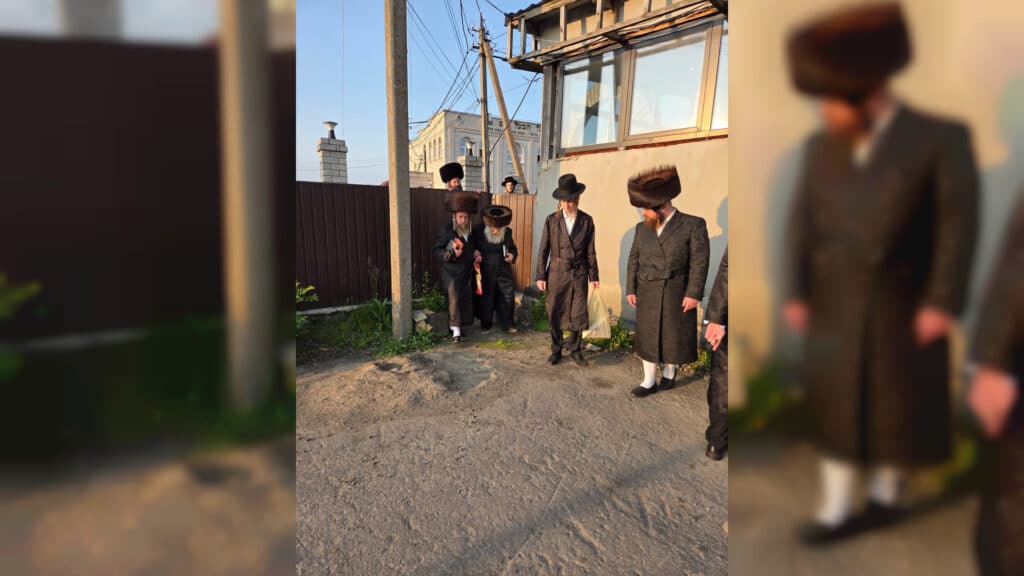 שבועות במעזיבוז': מאות חגגו מתן תורה בציון הבעל שם טוב