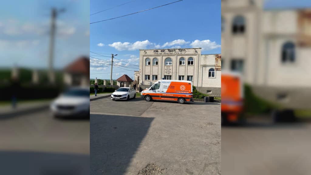 שבועות במעזיבוז': מאות חגגו מתן תורה בציון הבעל שם טוב