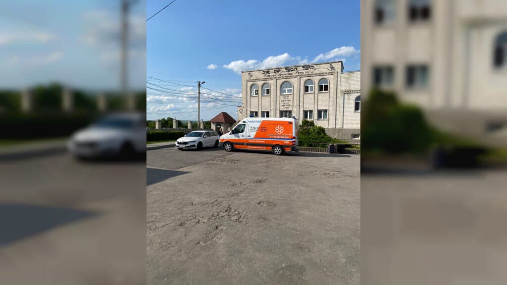 שבועות במעזיבוז': מאות חגגו מתן תורה בציון הבעל שם טוב