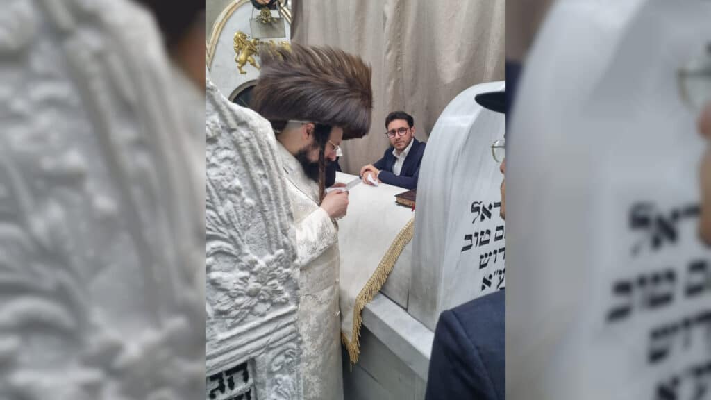 שבועות במעזיבוז': מאות חגגו מתן תורה בציון הבעל שם טוב