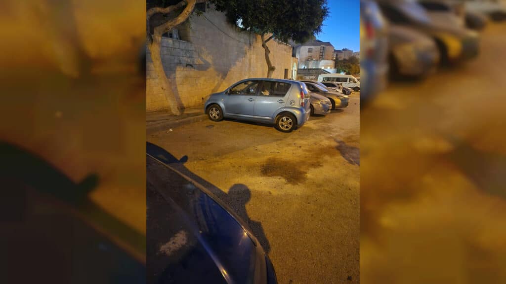 בליל שבת: רסיס ענק נפל בשבת בכניסת הישיבה ללא נפגעים