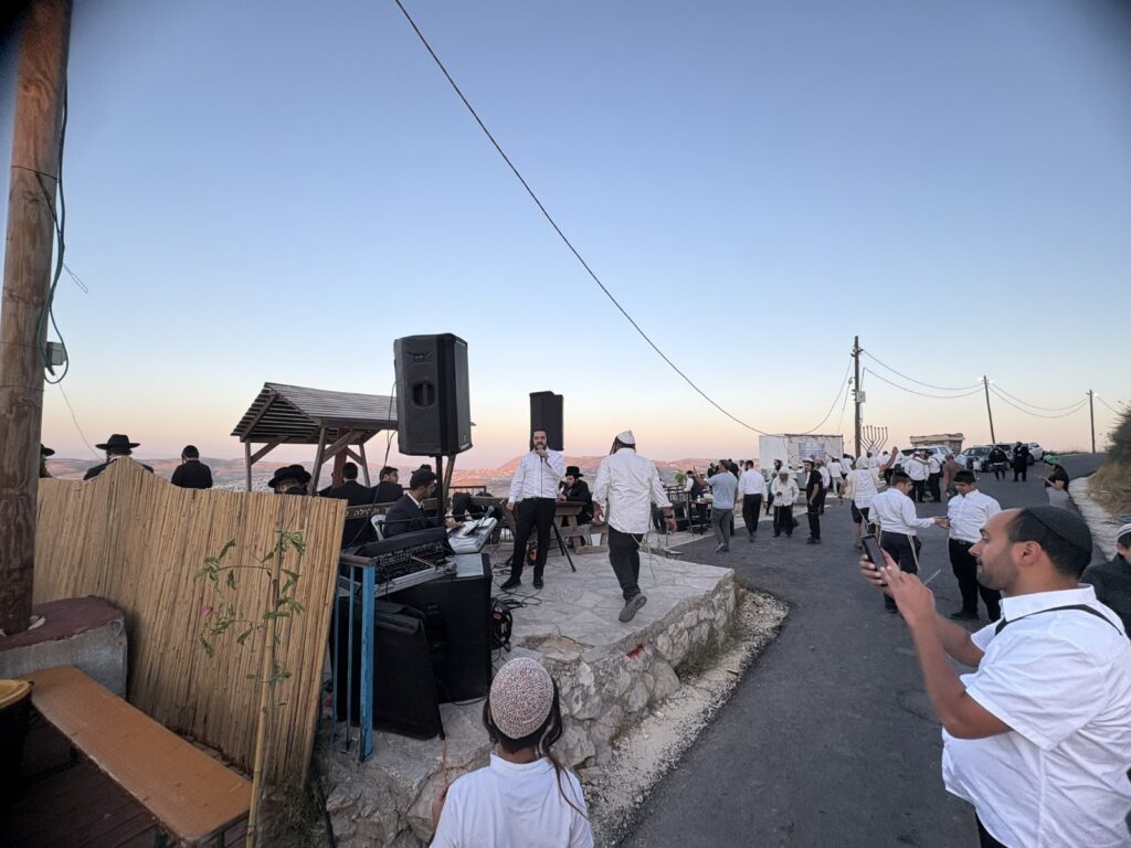 נחנך בית המדרש היחיד בעולם שצופה על קבר יוסף הצדיק