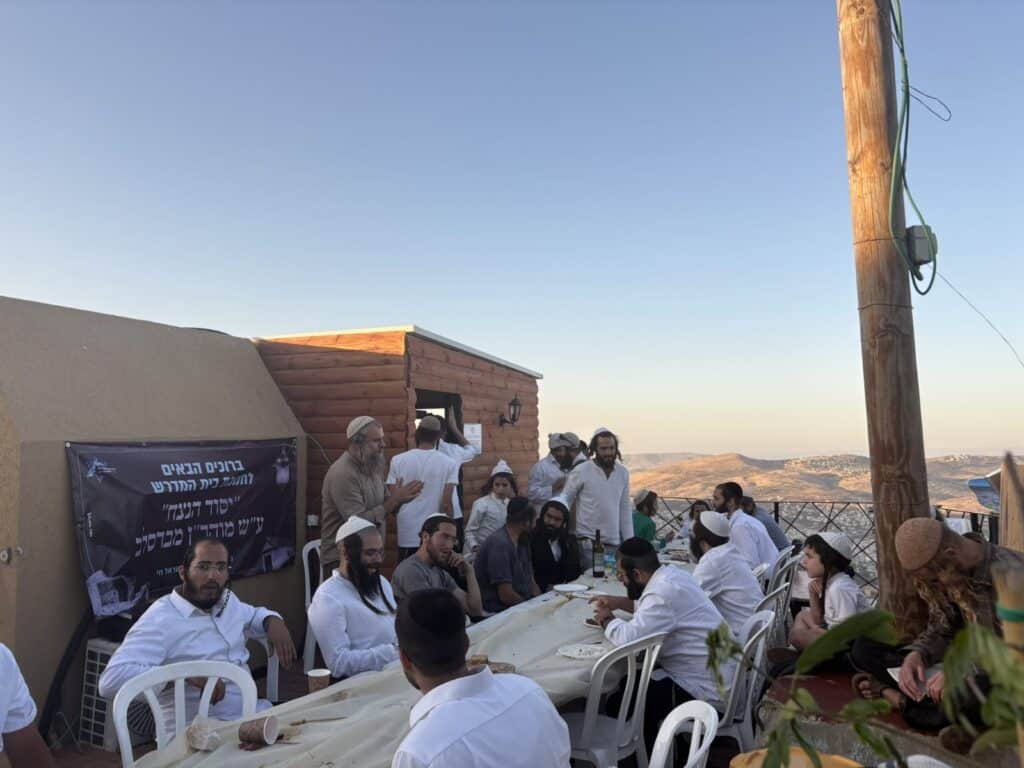 נחנך בית המדרש היחיד בעולם שצופה על קבר יוסף הצדיק