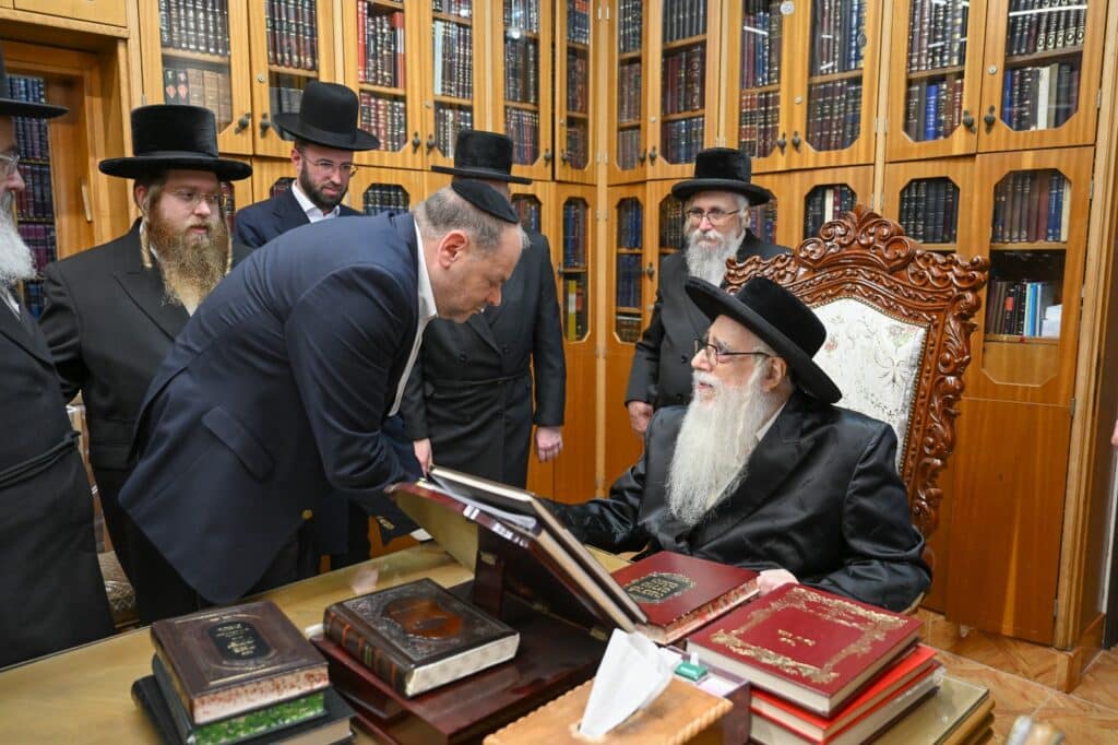 כ"ק מרן האדמו"ר מצאנז שליט"א למנכ"ל מאוחדת: "חזקו ואמצו בשליחות החשובה שהנכם פועלים במאוחדת במתן שירותי בריאות לציבור"