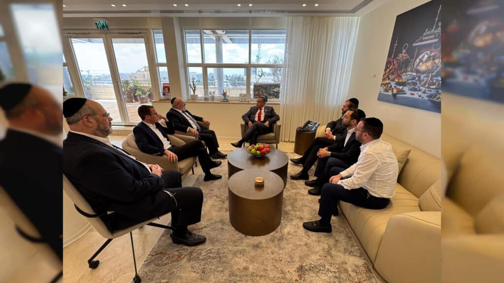 יו"ר ארגון 'מזור' הרב שמעון רגובי קיבל תעודת הוקרה ייחודית מראש העיר ירושלים