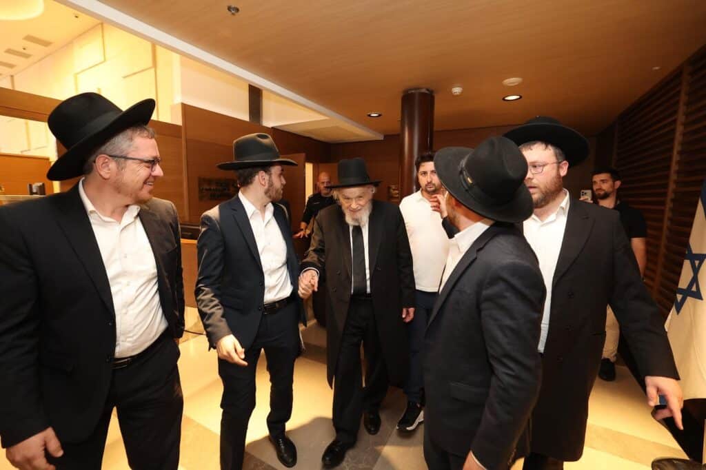 עשרות ראשי הישיבות קיבלו את פני מרן ראש הישיבה