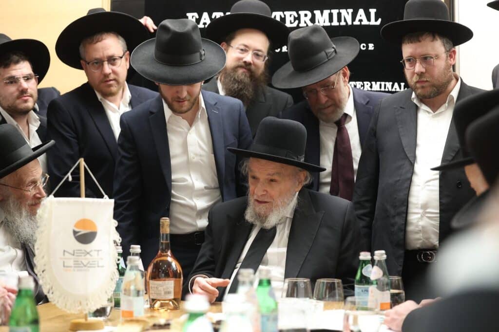 עשרות ראשי הישיבות קיבלו את פני מרן ראש הישיבה