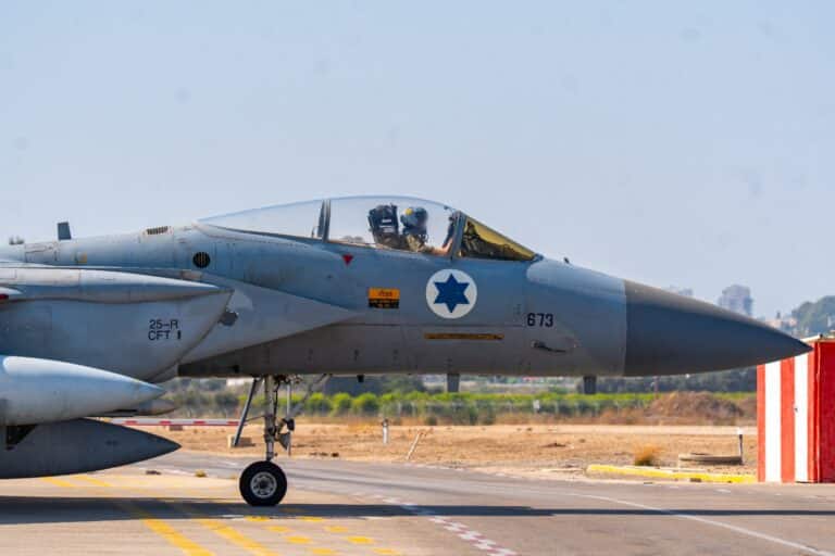 צה"ל: תקפנו באיראן אתר לייצור טילים ומוקשים ימיים