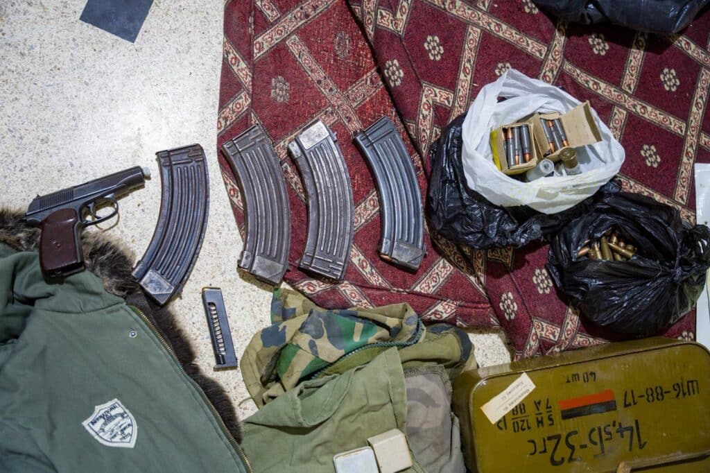 כוחות צה"ל עצרו סוחרי אמל"ח בדרום סוריה כוחות צה"ל עצרו סוחרי אמל"ח בדרום סוריה