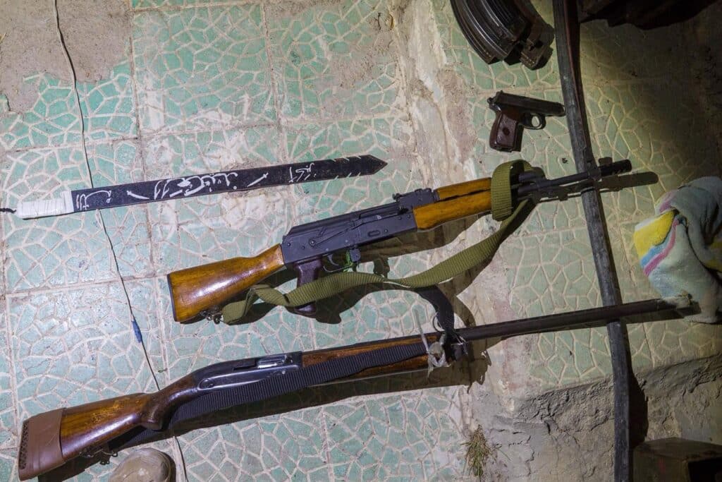 כוחות צה"ל עצרו סוחרי אמל"ח בדרום סוריה כוחות צה"ל עצרו סוחרי אמל"ח בדרום סוריה