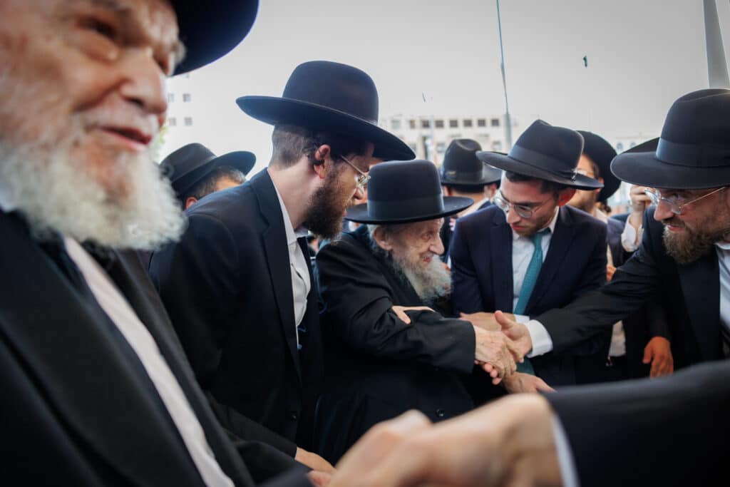 שמחת דגל התורה: נישואי נינו הראשון של מרן הגר״ד לנדו