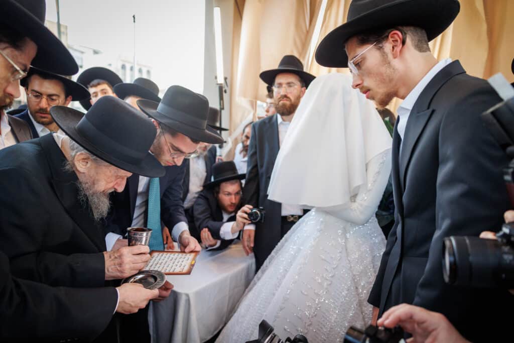 שמחת דגל התורה: נישואי נינו הראשון של מרן הגר״ד לנדו