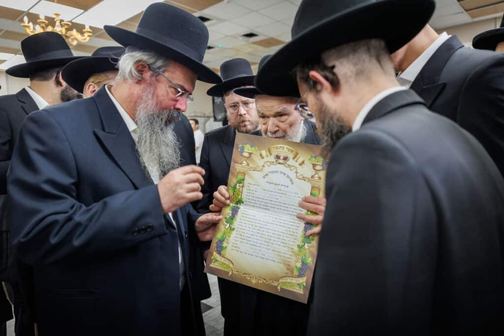 שמחת דגל התורה: נישואי נינו הראשון של מרן הגר״ד לנדו