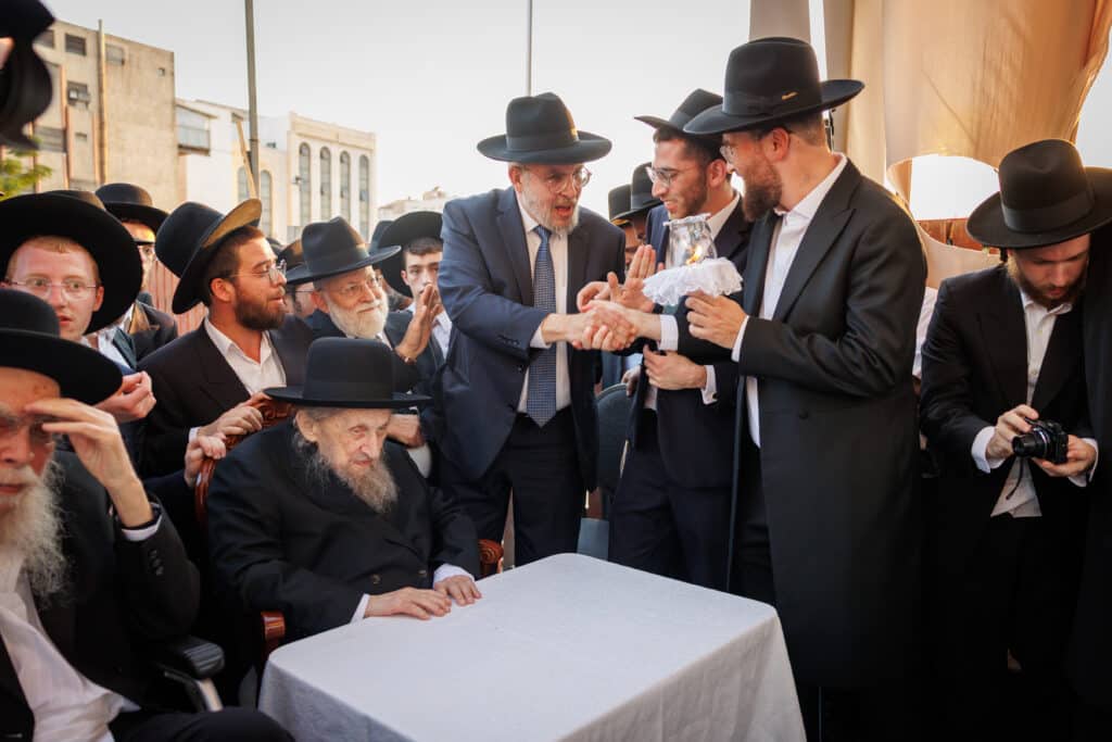 שמחת דגל התורה: נישואי נינו הראשון של מרן הגר״ד לנדו